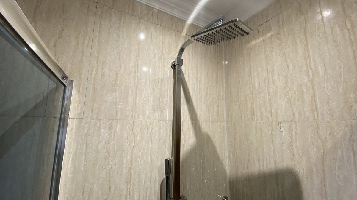 NaguruViewHomes's tweet photo. Discover a luxurious oasis in the heart of the city!

Lift access and stairs provision 
Spaceous bedrooms and modern furniture for your comfort in a quiet environment. Allow us to give you a memorable experience.

Tel:  
+256 761 470 624 
+256 741 745 930

#Staycation #Airbnb https://t.co/b1JPEVJdre