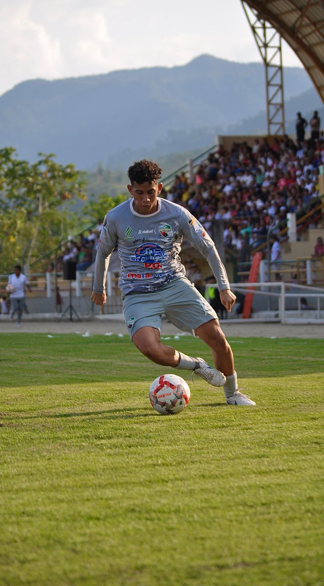 NewPorto_Fc's tweet photo. 📸Postales de lo que fue nuestro partido de ida de los 16avos de final del #AscensoNacionalEcuabet

Marcador: Primero de Mayo 3 🆚 New Porto 0

#VamosNew🩵
#TodosJuntos🫱🏼‍🫲🏾
#AscensoNacionalEcuabet🇪🇨 https://t.co/CENej2ikNU