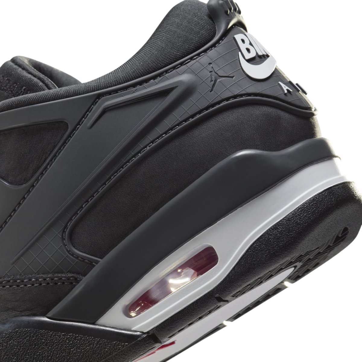 SNKR_TWITR tweet media