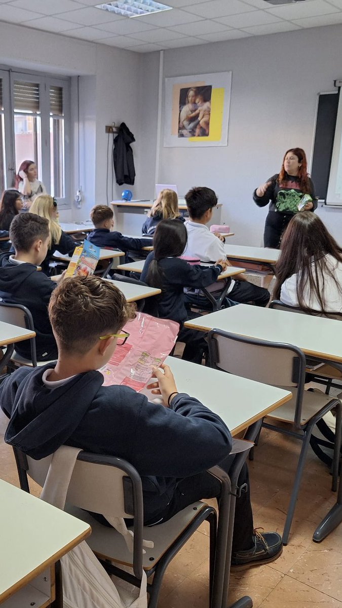 ¡Hemos tenido visita! 📢 Hoy, la concejala de Salud Pública y Consumo del <a href="/aytoSalamanca/">Ayuntamiento Salamanca</a>, Mª de la Vega Villar Gutiérrez de Ceballos ha venido a inaugurar el taller de <a href="/ciudadsaberes/">Ciudad de Saberes</a>: “𝑪𝒐𝒏𝒔𝒖𝒎𝒐 𝒔𝒂𝒍𝒖𝒅𝒂𝒃𝒍𝒆 𝒚 𝒔𝒐𝒔𝒕𝒆𝒏𝒊𝒃𝒍𝒆 𝒅𝒆 𝒍𝒐𝒔 𝒂𝒍𝒊𝒎𝒆𝒏𝒕𝒐𝒔”.