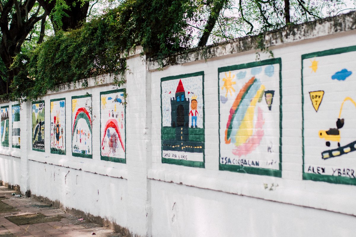 dpvtucuman's tweet photo. ¡Continuamos con la tradicional Jornada de Pintura Mural en conmemoración del Día del Camino! 
Los hijos de nuestros trabajadores viales volvieron a llenar de color las paredes, inmortalizando sus creativos murales como símbolo de la unión y el legado familiar en Vialidad. https://t.co/IWKdTpUuvn