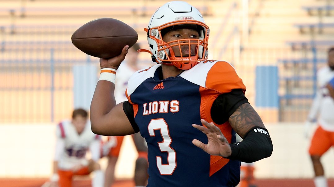 OklahomaLocalSN's tweet photo. Torrence Bardell, junior QB at Langston, in @NAIA play this season:

89-162
1,444 passing yards
16 TD’s, 2 INT’s
167 rushing yards, 2 rushing TD’s

4-game win streak. 

@TorrenceBardell x @LUBoysFootball https://t.co/5Da4PR8D2s