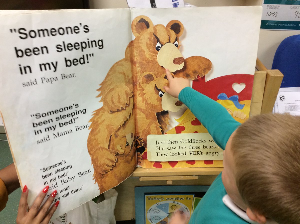 OverfieldsPri's tweet image. Goldilocks and the 3 bears is our story in nursery this week...opportunities to enjoy stories and roleplay and develop size language! 🐻🐻🐻