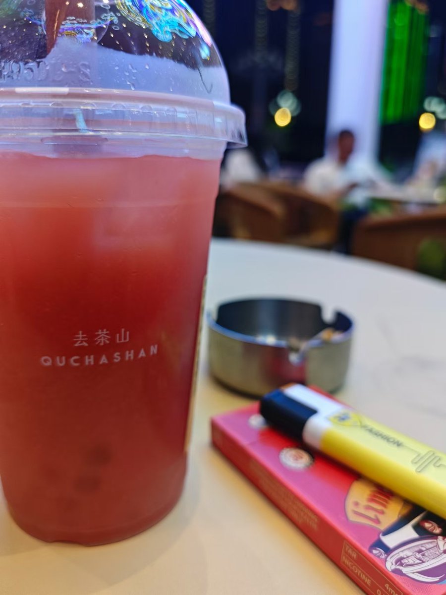 0851，海豚广场偶遇啊。