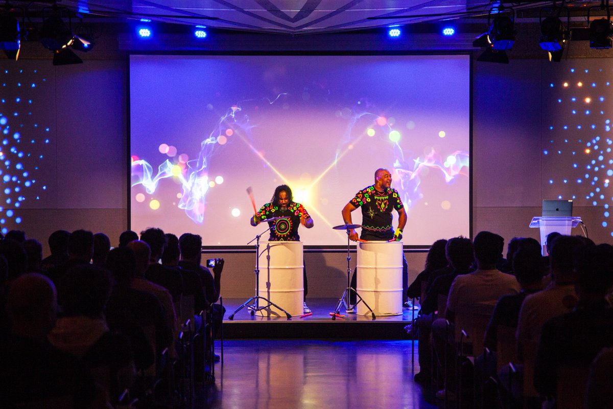 Frontmania tweet media