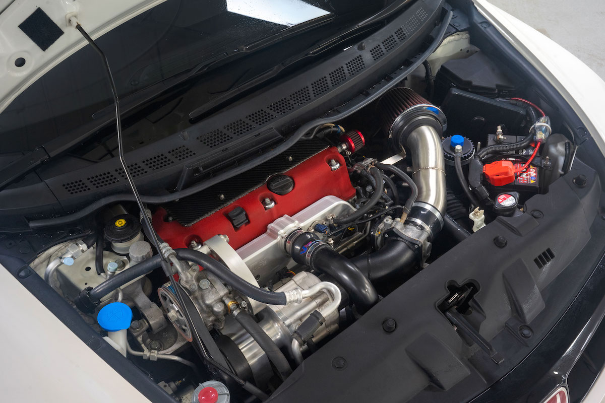 TorqueGT's tweet image. Available in the showroom! An #Honda #Civic #TypeR #FD2 with a difference... Amongst its modifications is a Rotrex Supercharger which helps give this FD2 a significant power hike, running 366 bhp! Price: torque-gt.co.uk/honda-civic-ty…