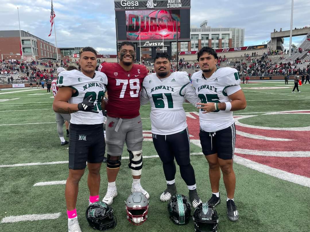 DukeElisaia's tweet photo. Gotta love seeing our kids from American Samoa chasing their dreams. May God bless you all! https://t.co/3YQX9OAMR8