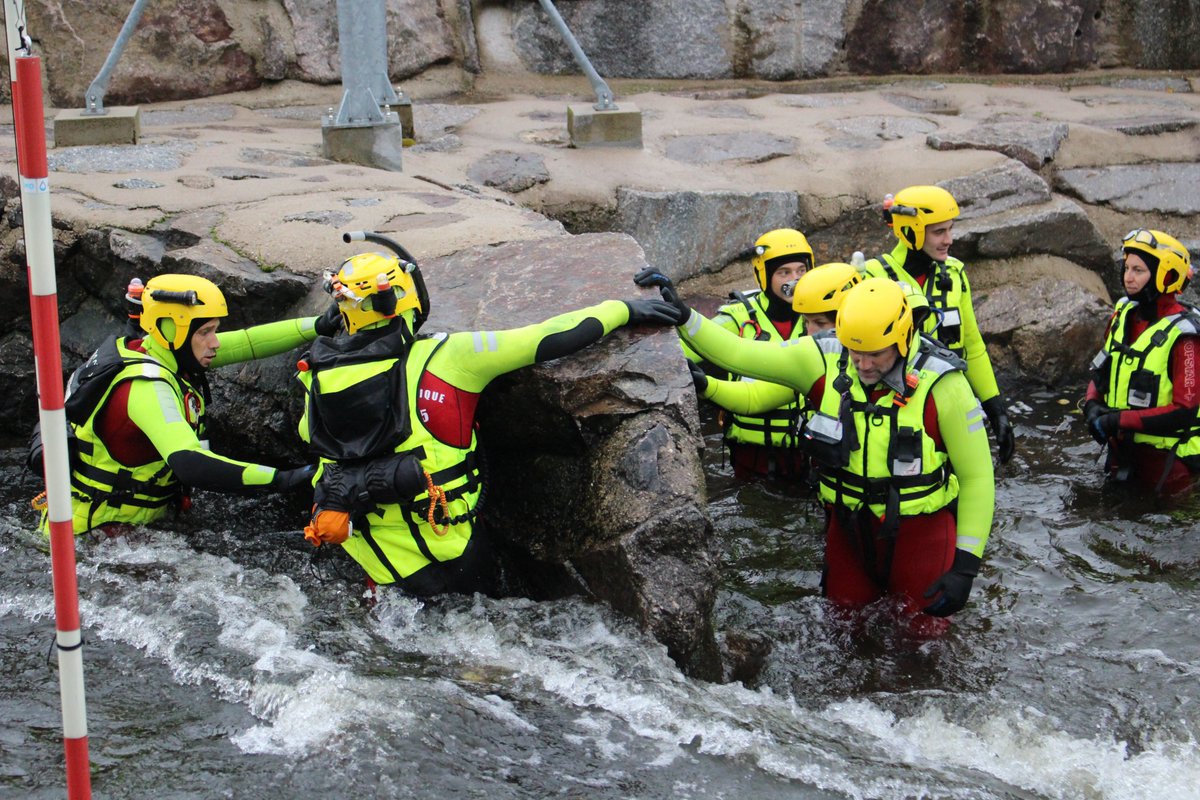 Sapeurs-Pompiers des Vosges 88 (@sdis88) on Twitter photo 80 SAV et SEV du SDIS 25 ont suivi leur FMPA au Plateau Technique Risque Inondation d'Épinal. Pendant 5 demi-journées, ils ont profité de cette infrastructure unique et des conseils des pompiers vosgiens. Ces formations sont cruciales face au risque inondation.
<a href="/sdis25/">Sapeurs-pompiers du Doubs Officiel</a> <a href="/Prefet88/">Préfète des Vosges 🇫🇷🇪🇺</a> 80 SAV et SEV du SDIS 25 ont suivi leur FMPA au Plateau Technique Risque Inondation d'Épinal. Pendant 5 demi-journées, ils ont profité de cette infrastructure unique et des conseils des pompiers vosgiens. Ces formations sont cruciales face au risque inondation.
<a href="/sdis25/">Sapeurs-pompiers du Doubs Officiel</a> <a href="/Prefet88/">Préfète des Vosges 🇫🇷🇪🇺</a>