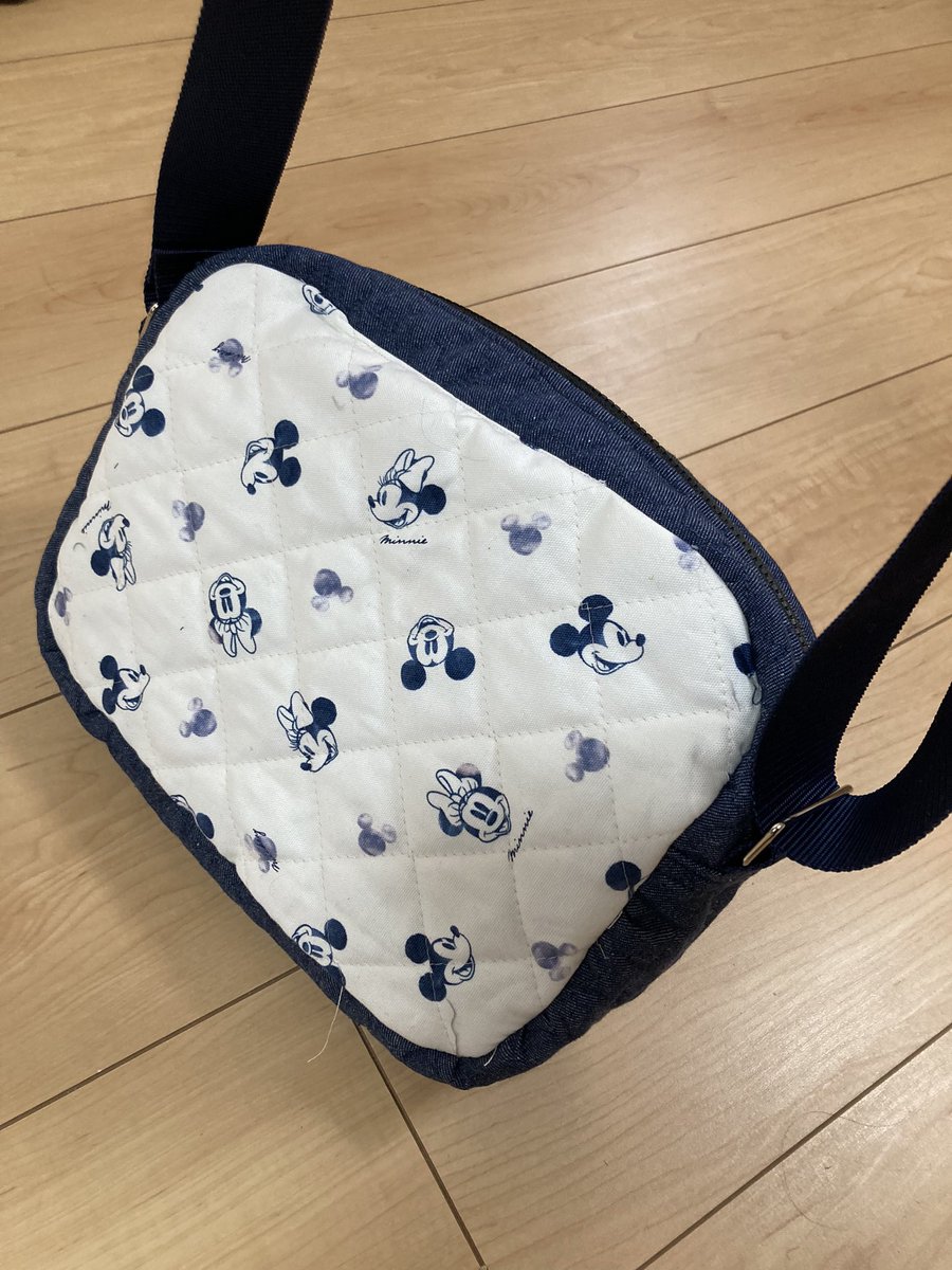 mii1135's tweet photo. プレゼント用ショルダー完成😆

同じ型紙だけど、生地を変えるだけで雰囲気変わるね🌟

#ハンドメイド好きさんとつながりたい 
#裁縫 
#ショルダーバッグ https://t.co/saTwTe8S5u