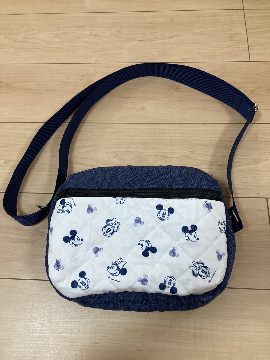 mii1135's tweet photo. プレゼント用ショルダー完成😆

同じ型紙だけど、生地を変えるだけで雰囲気変わるね🌟

#ハンドメイド好きさんとつながりたい 
#裁縫 
#ショルダーバッグ https://t.co/saTwTe8S5u