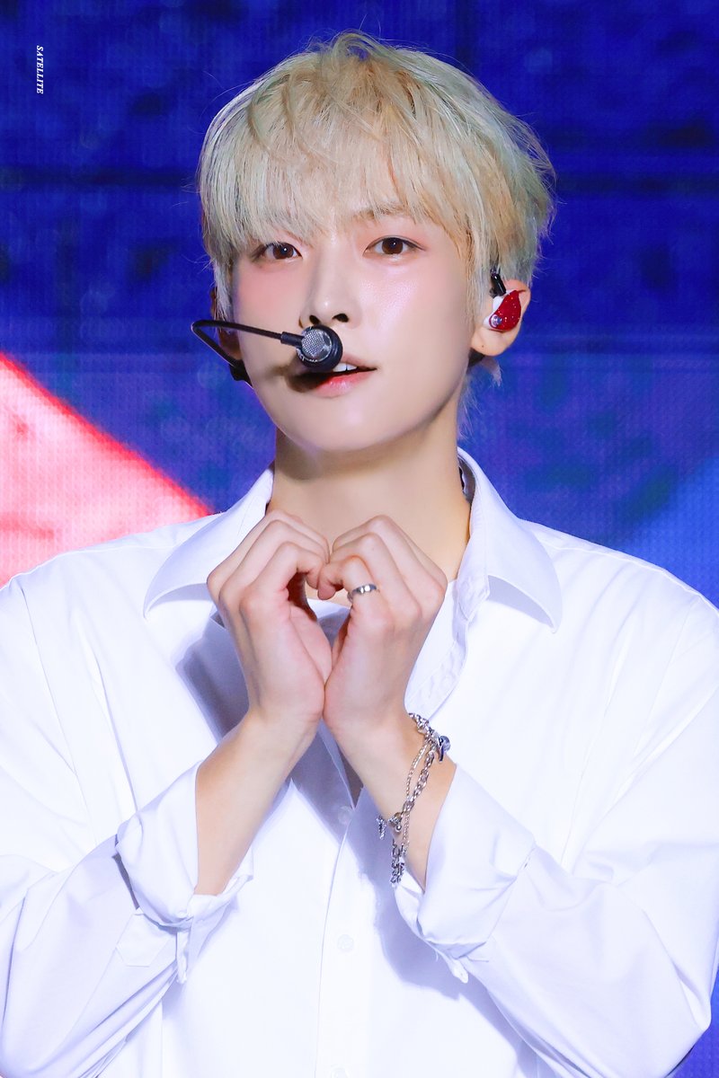 712satellite's tweet photo. [HQ] 241015 #인성 #김인성 #INSEONG #SF9 

금발하면03년생이되는매직 https://t.co/LKHtGDGhY1