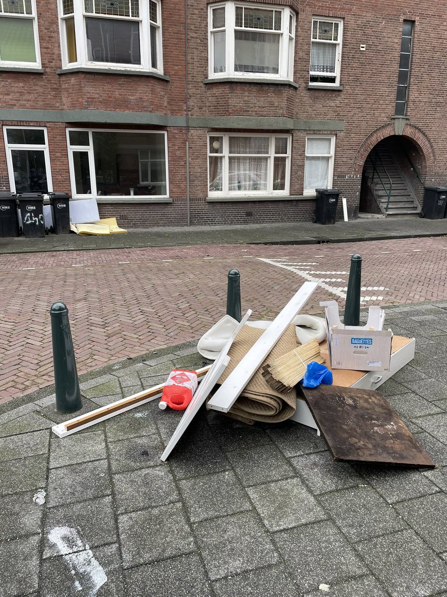 MargotDeBoks's tweet photo. Overige maandagmeldingen uit Laak @GemeenteDenHaag #isgemeld https://t.co/IwMaZUHK6v