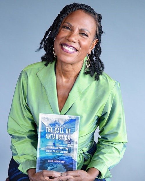AntarcticHT's tweet photo. We chat with Leilani Raashida Henry (@beandlive) about her father, George W Gibbs Jr – the first black man to set foot on Antarctica – and how his journal inspired her book. 

🔗 Read Leilani's interview: https://t.co/9IMIUwhDKr https://t.co/JsTQJgYYlW