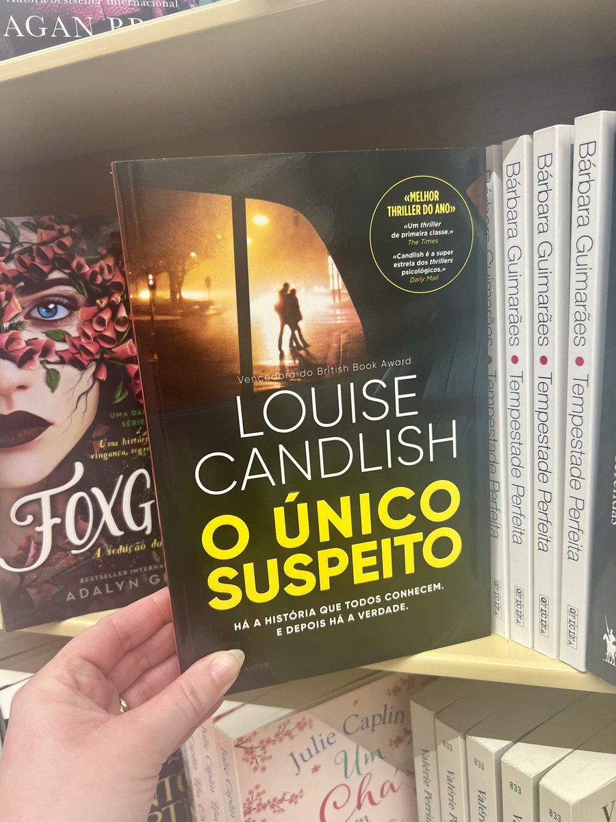 Spotted in a Portuguese supermarket <a href="/louise_candlish/">Louise Candlish #ANeighboursGuideToMurder</a>!