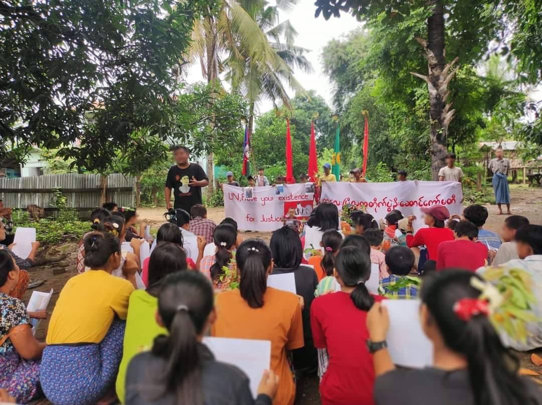 KYITHAR95368969's tweet photo. Our Ambassador Myanmar's Voice !!

Kalay People's Strike Committee &amp; residents from #Kalay Twp, #Sagaing Region, joined demonstration to oppose the #MilitaryDictatorship on Oct21.

#AgainstConscriptionLaw  
#2024Oct21Coup      
#WhatsHappeningInMyanmar https://t.co/pzebN9VRtJ