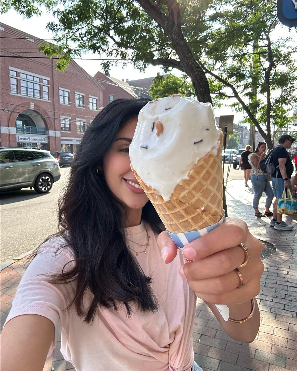 wejdan_alsaud's tweet photo. 😋🍦✨🤍 https://t.co/tvWkzKlnpd