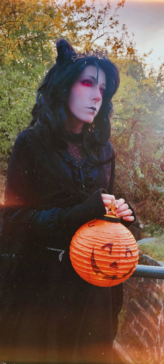 DollCille's tweet photo. So happy I went to this area it have the perfect Halloween vibe it kind of giving Over The Gardenwall amd that is kind kd fitting for its 10 years anniversary

#Octavia #HelluvaBoss #Halloween #OctaviaCosplay #halloween2024 #HelluvaBossCosplay #OctaviaGoetia #HelluvaBossOctavia https://t.co/0EZhNfRJyz