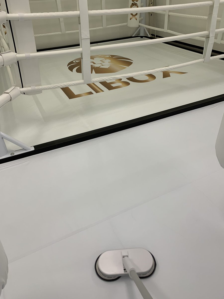 libox_kick's tweet photo. 入会したばかりの会員さん達が練習に来てくれました♪
掃除ム!!シャワー室、トイレ、床、ガラス、ミットやグローブなど綺麗にして帰ります⭐️明日の火曜は定休日ですが、事務でジムに居ますので泥棒さんは来ないでください。
#薬園台ジム #LIBOX #船橋キックボクシングジム #津田沼キックボクシング https://t.co/2QmZagJJlp