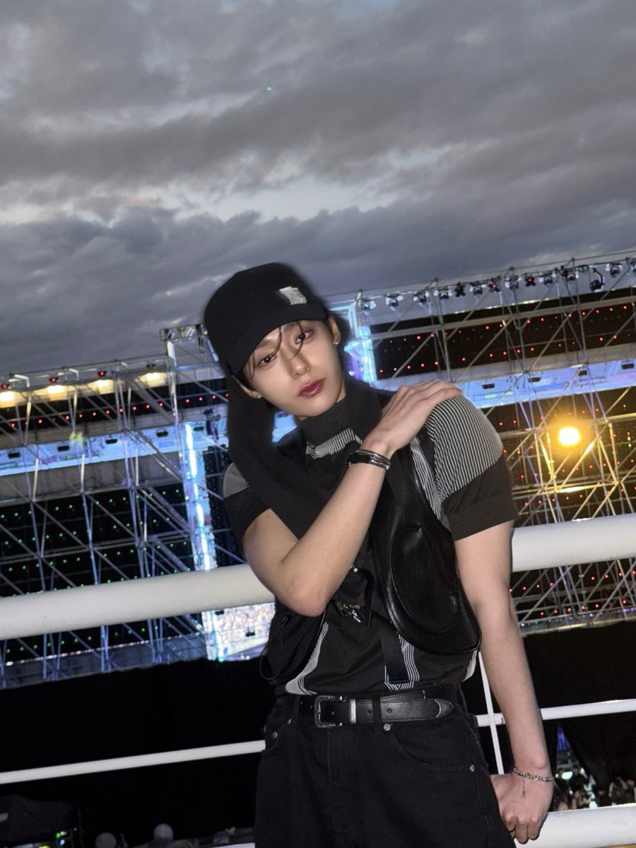 official_ONEUS's tweet photo. [#환웅]
My Dream✨ https://t.co/iZWw2Qblye