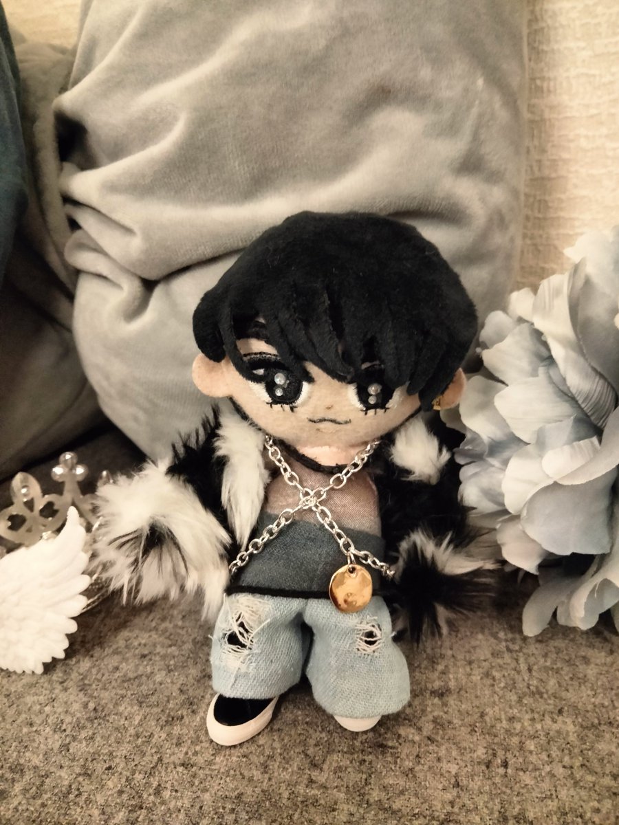 TAKA41972825's tweet photo. EMPIREのラウちゃんの素敵なファー衣装🤍
チルラウちゃんにも作ってあげれた〜🙌
Mステでの初披露
犇々と伝わる気迫と存在感
華麗なラウールさんの世界観が
スゴすぎた😱
一気にスイッチ入って
集中して作れた☺️
アルバム発売日まで後少し〜😆
楽しみぃ😱
#EMPIER
#ラウール
#チルぬい https://t.co/W7efOI9ZvR