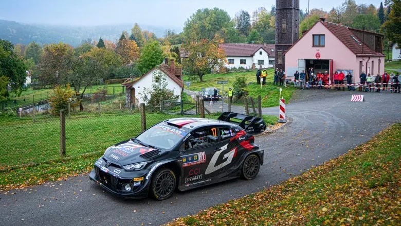 GRJ79K's tweet photo. Is the Hyundai i20 N a poisonous mushroom? 🍄😁
Yet we eat it. 😎

@HMSGOfficial @TGR_WRC 
#HyundaiShellMobis 
#TOYOTAGAZOORacing 
#i20NRally1hybrid #GRYarisRally1Hybrid 
#WRC
#CER #CentralEuropeanRally 🇩🇪🇨🇿🇦🇹
#RallyJapan 🇯🇵 https://t.co/VlfUHHU58o
