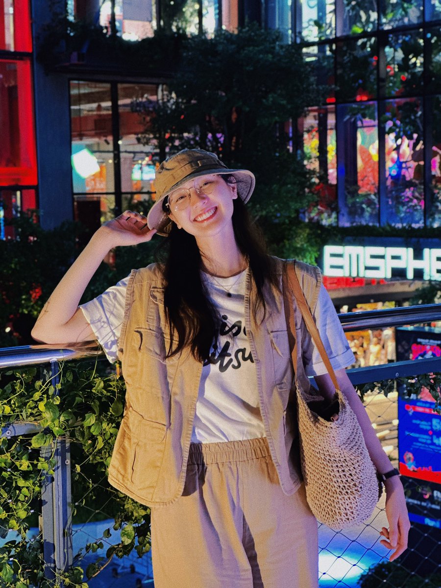 haitu_lq's tweet photo. 🌈✨ Cảm ơn mọi người đã dành thật nhiều yêu thương và ủng hộ cho chiếc Vlog đầu tiên của series #tudidauday 🙌🏼

Yêu mọi người nhiều nhiều nè 💕💕💕

#tudidauday #haitu #vlog #bangkok https://t.co/gOMaL855ot