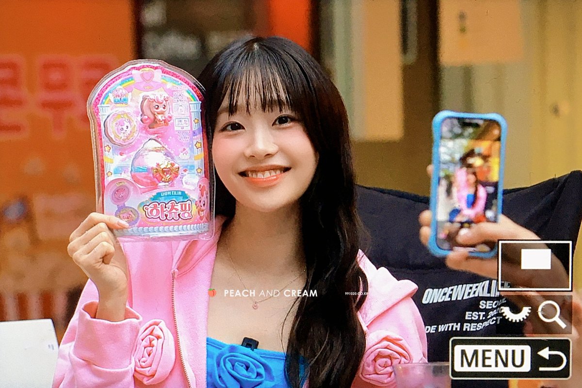 241021 PD님이 분량 다나온거 같으니까 클로징해도 된댔는데 너무 짜여진거만 가니까 재미없다면서 을지로거리 끝까지 걷겠다는 지켜츄 진심녀 #츄 #chuu #김지우