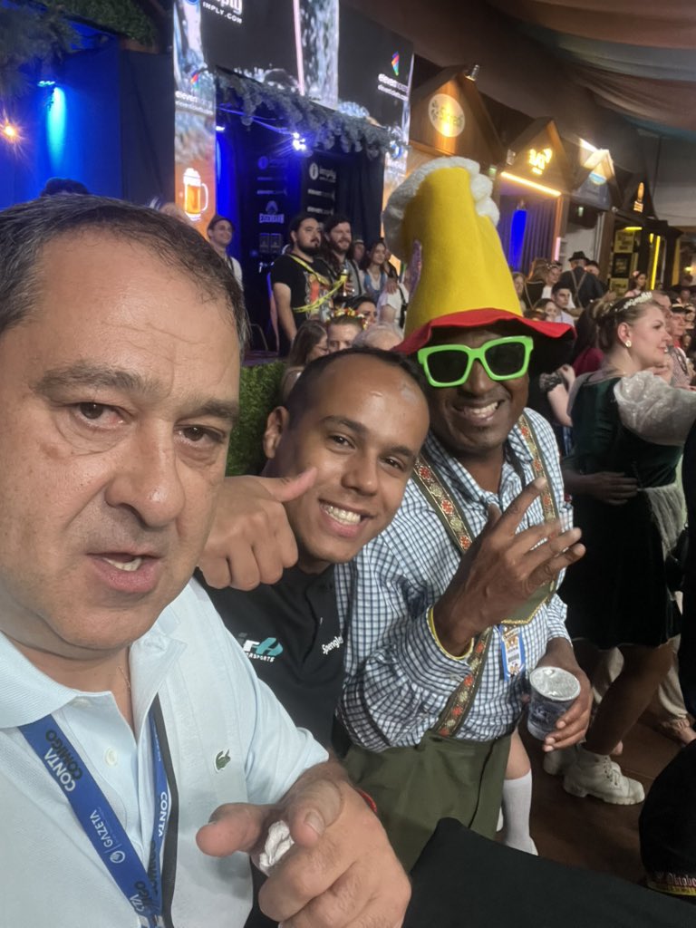 CaioJacobus's tweet photo. #OktoberFest Santa Cruz do Sul https://t.co/n4Zq8Jpqrq