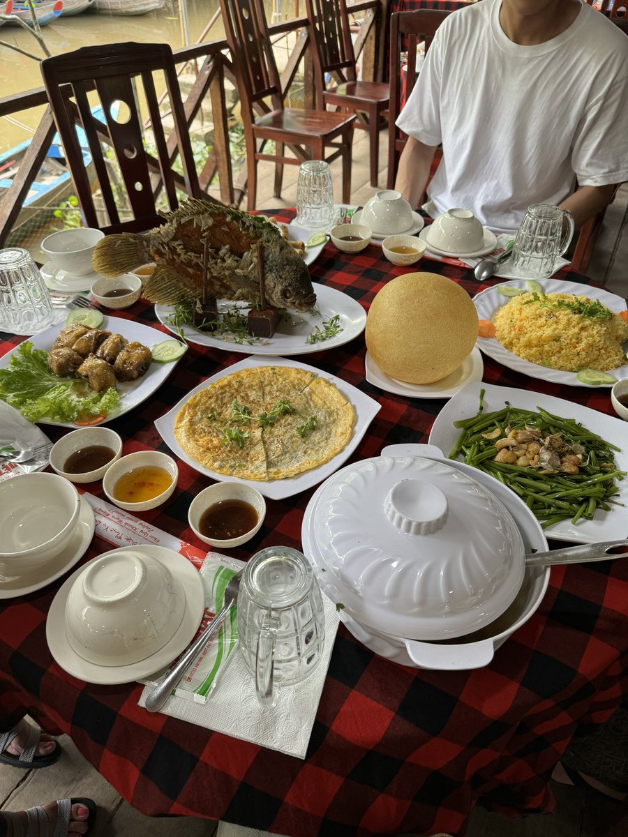 G27556689's tweet photo. 🇻🇳いってきました最高に楽しかった https://t.co/Ga47YBRd7I