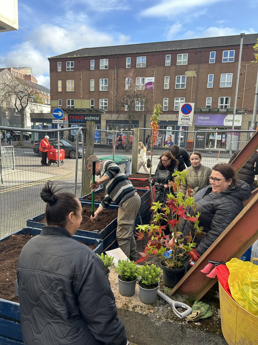 LinenQuarterBID's tweet photo. Today volunteers from @CMEGroup @vocohotels @AndrasHouse and @ArupUK carried out planting jobs across our district; Bankmore Square, Dublin Road and Great Victoria Street.
#safeandcleanweek https://t.co/pltYCFpzfL