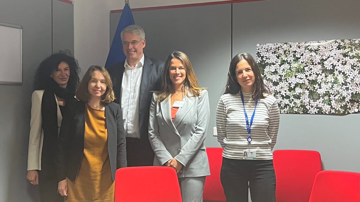 Today, UNI Europa's <a href="/ORoethig/">Oliver Roethig</a> and <a href="/AmelDjemail/">Amel Djemail</a> held a constructive meeting with representatives at the <a href="/EU_Commission/">European Commission</a>'s DG Employment and DG Justice on addressing mental health and equal opportunities in the next EU mandate.