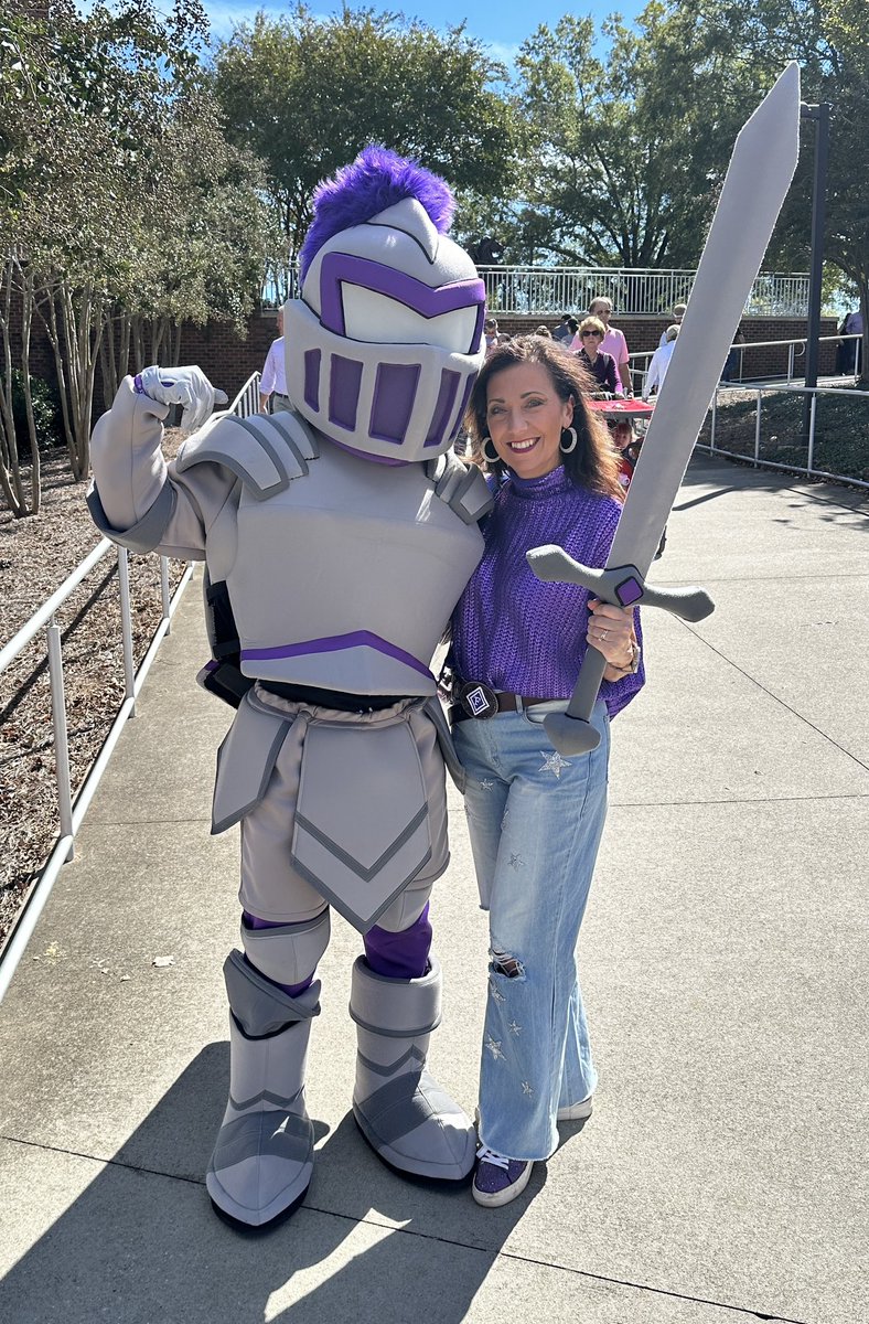TiffanyErvin's tweet photo. We say it way too often in our world, but we won the tailgate & looked great doing it! At least my #Gamecocks pulled off a win on the road! #fuallthetime #theguy #forevertothee #CoachJohnson @bill_boroff @PaladinFootball @GamecocksOnline #RotaryGeek #FFPA https://t.co/6VXT3eTX6T