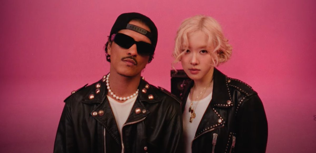 PopCrave's tweet photo. “APT.” by ROSÉ &amp; Bruno Mars hits #1 on global Spotify with a new peak in daily streams of 11.58 million. https://t.co/usHR0GXNM8