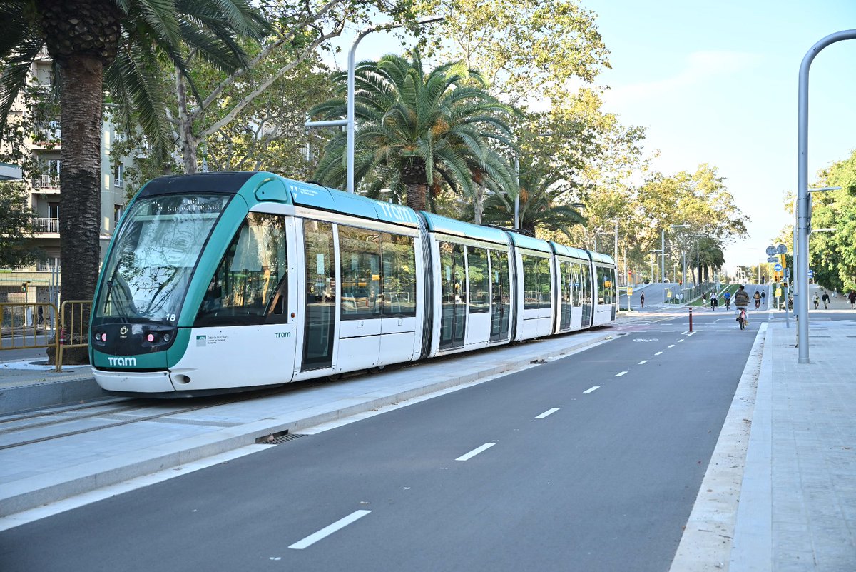 ATMbcn's tweet photo. 📢 El tramvia arribarà a Verdaguer pel nou tram de la Diagonal a partir del 9 de novembre!

🚆Avui comença la marxa en blanc, la fase prèvia a l’entrada en servei, on els tramvies circularan sense passatgers i simulant un servei real.

Tots els detalls👇🏽
🔗https://t.co/UNcB8o2QnZ https://t.co/XCMf1e0Vip