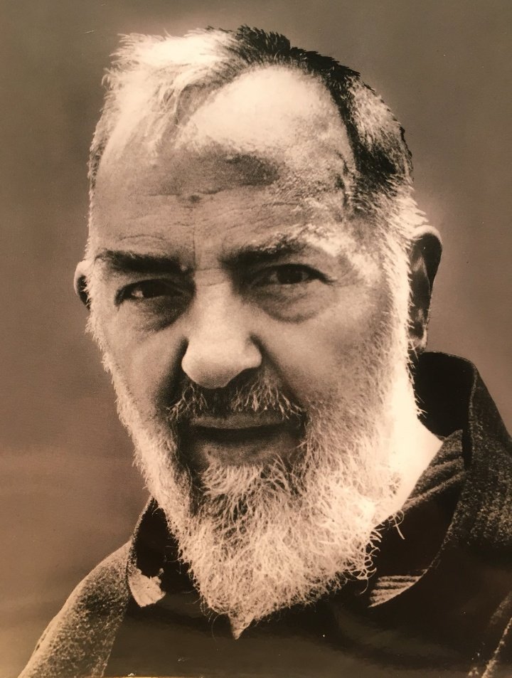 CatholicQuote12's tweet photo. "Pray, Hope and Don't worry."-

Saint Padre Pio https://t.co/r3r64IOj4P