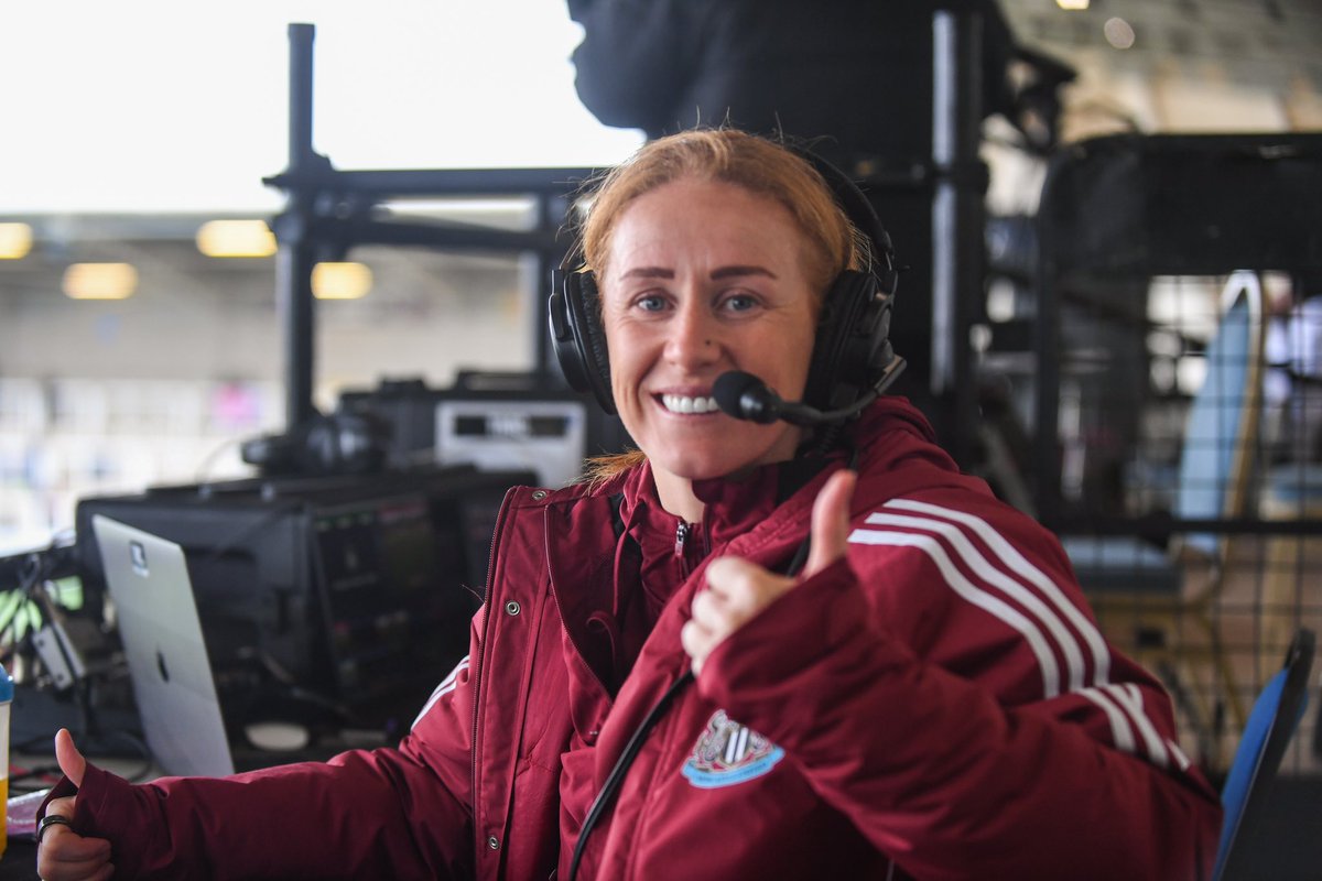 RachelFurness10's tweet photo. Talking and football, two of my favourite things. Thank you @NUFC @NUFCWomen for keeping me busy on match day 🎙️⚽️ #cocomms #howaythelasses https://t.co/L3VMO3nxgo