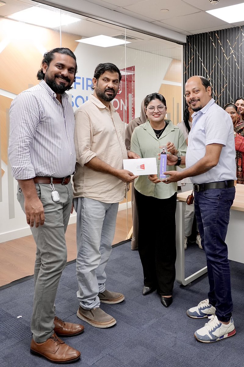 FirstSolutionB's tweet image. 🌟 Employee of the Month 🌟

Congrats to our five outstanding team members for their hard work! 💰🎉

#FirstSolution #EmployeeRecognition #Excellence