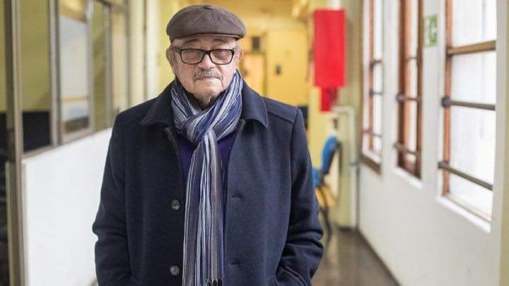 Ha fallecido un importantísimo representante del pensamiento crítico en Chile: Osvaldo Fernández. No le gustaba que le llamaran "filósofo", sino "profesor". Tuve el honor de editar su libro "Gramsci y su laberinto. Acerca de los cuadernos las notas y los conceptos gramscianos".