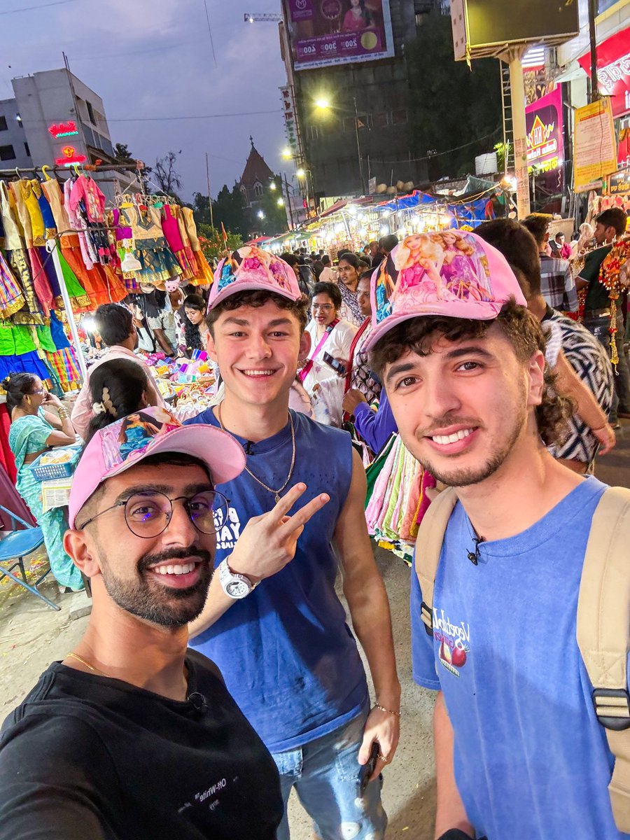 Vikkstar123's tweet image. Good vibes in India 🇮🇳
