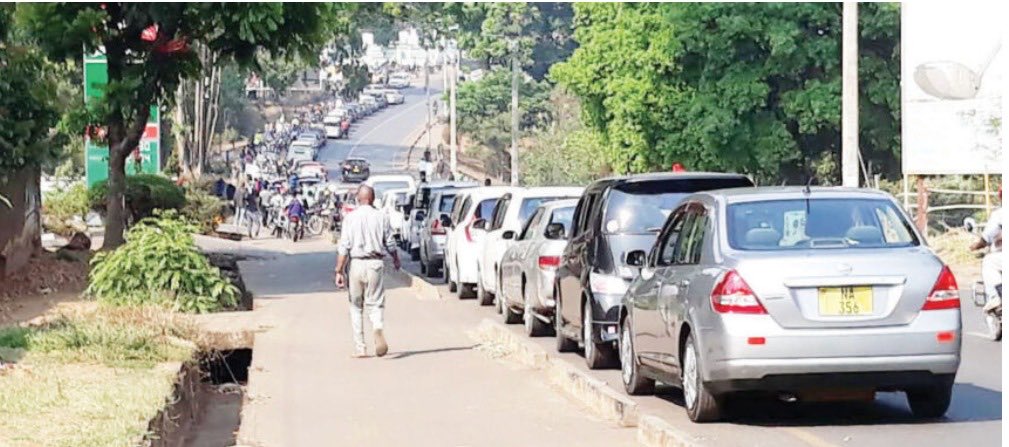 Fuel shortage in Malawi. Light version on the Zambian side of the border as well