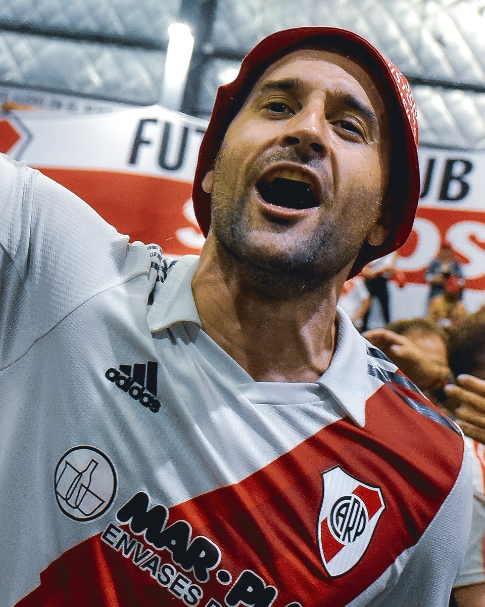 carpfutsal's tweet photo. ¡Buena semana, 𝐜𝐀𝐦𝐩𝐞𝐨𝐧𝐞𝐬!  ⚪️❤️⚪ https://t.co/ToIfthxqfz