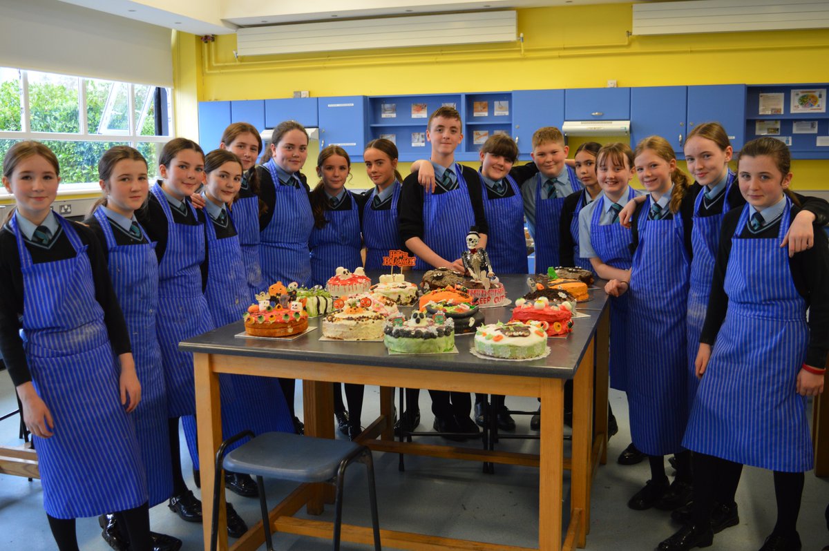 Year 9 pupils participated in a Halloween Baking Competition.  They displayed super organisation, creativity and baking skills.  Cakes produced were spooktacular. 📷📷📷