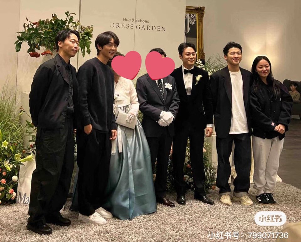 yeobeen with team vincenzo! long time no see my jipuragi trio huhu there are joongki and byunghee too. and also seungwoo the young monk😂🤏🏻🤏🏻