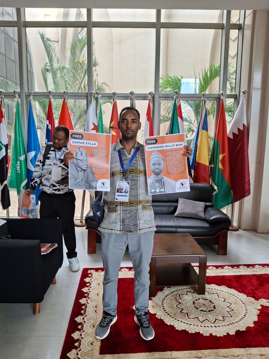 TournonsLaPage's tweet photo. 🇬🇲x 🇬🇳🚨 En marge de la 81e session ordinaire de la Commission Africaine des Droits de l'Homme et des Peuples (CADHP), @TournonsLaPage et plusieurs ONG africaines ont exigé la libération d’Oumar Sylla, coordinateur du @FNDC_Gn et celle de Billo Bah, coordinateur de @TlpGuinee, enlevés par les forces de défense et de sécurité guinéennes à Conakry, le 9 juillet 2024. 📌Plus d’infos ➡️ https://t.co/UGztQg7eLy