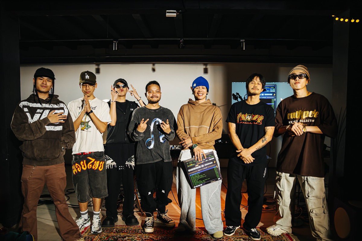 KAOHIT_ENT's tweet image. Jayrun (เจรัน) เปิดตัวอัลบั้ม THE10 (เดอะเทน) ชวนฟังเพลง 25 Tracks เรียกความทรงจำเก่าๆ ในรูปแบบใหม่

เพิ่มเติม📍 facebook.com/share/SpSwj66B…

#JayrunListeningParty #Jayrun #The10 #marshall #MardiCraft