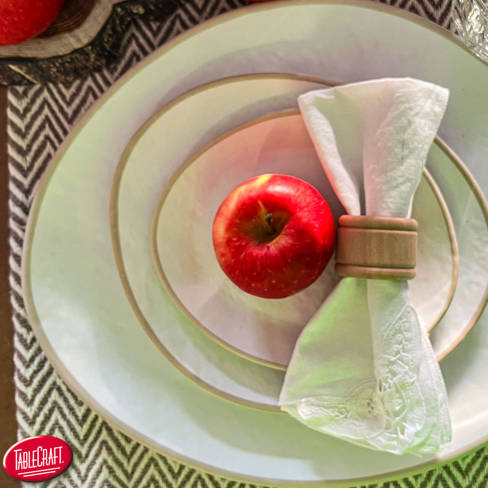 tablecraft_fs's tweet image. 🍏✨ Celebrating #NationalAppleDay in style with a crisp apple topping off our Europa Collection plate stack. Serving up autumn vibes, one bite at a time! 🍂🍽️ #AppleOfMyEye #TabletopGoals #AutumnAesthetic #EuropaCollection