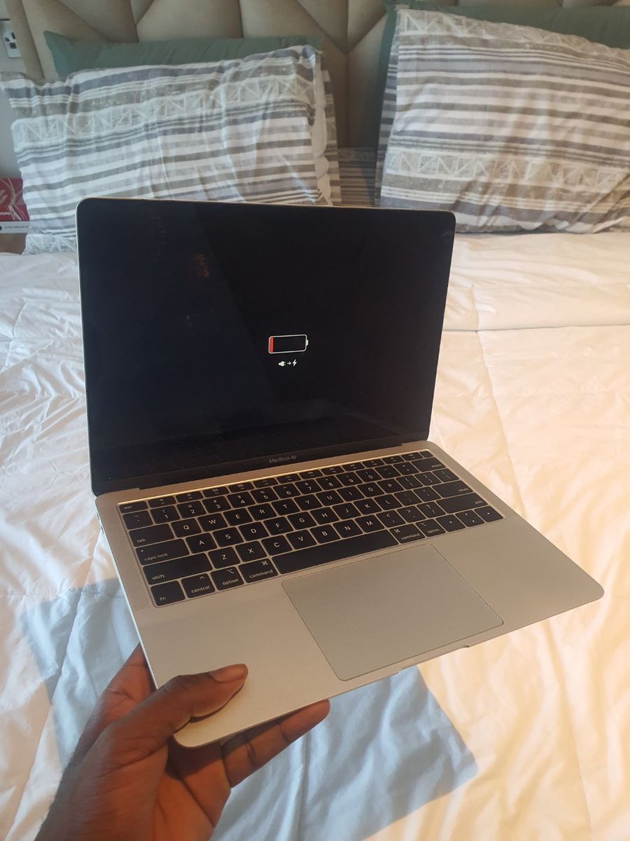 mobitrade_'s tweet photo. 2019 Macbook Air with TouchID
CC : 616

₵7,000

📞: 0503533217 https://t.co/AbPH4xpDSS