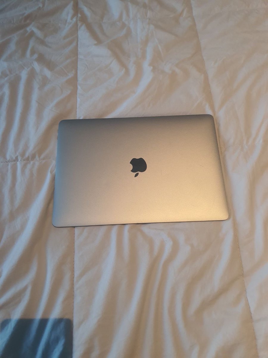 mobitrade_'s tweet photo. 2019 Macbook Air with TouchID
CC : 616

₵7,000

📞: 0503533217 https://t.co/AbPH4xpDSS