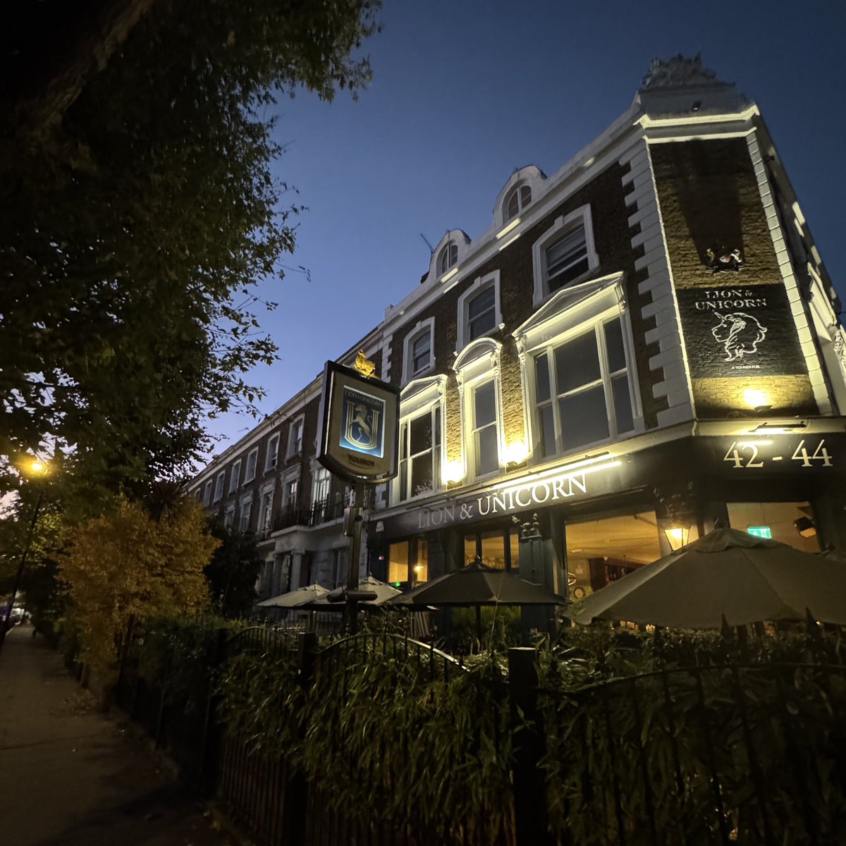 A special thank you to everyone <a href="/YoungsPubs/">Young's Pubs</a>, and Nick and all the team <a href="/thelionunicorn/">The Lion and Unicorn</a> for looking after us and giving us a home to support new and emerging artists with brilliant work. 

Loads to come next year! 🦁🦄🎭❤️