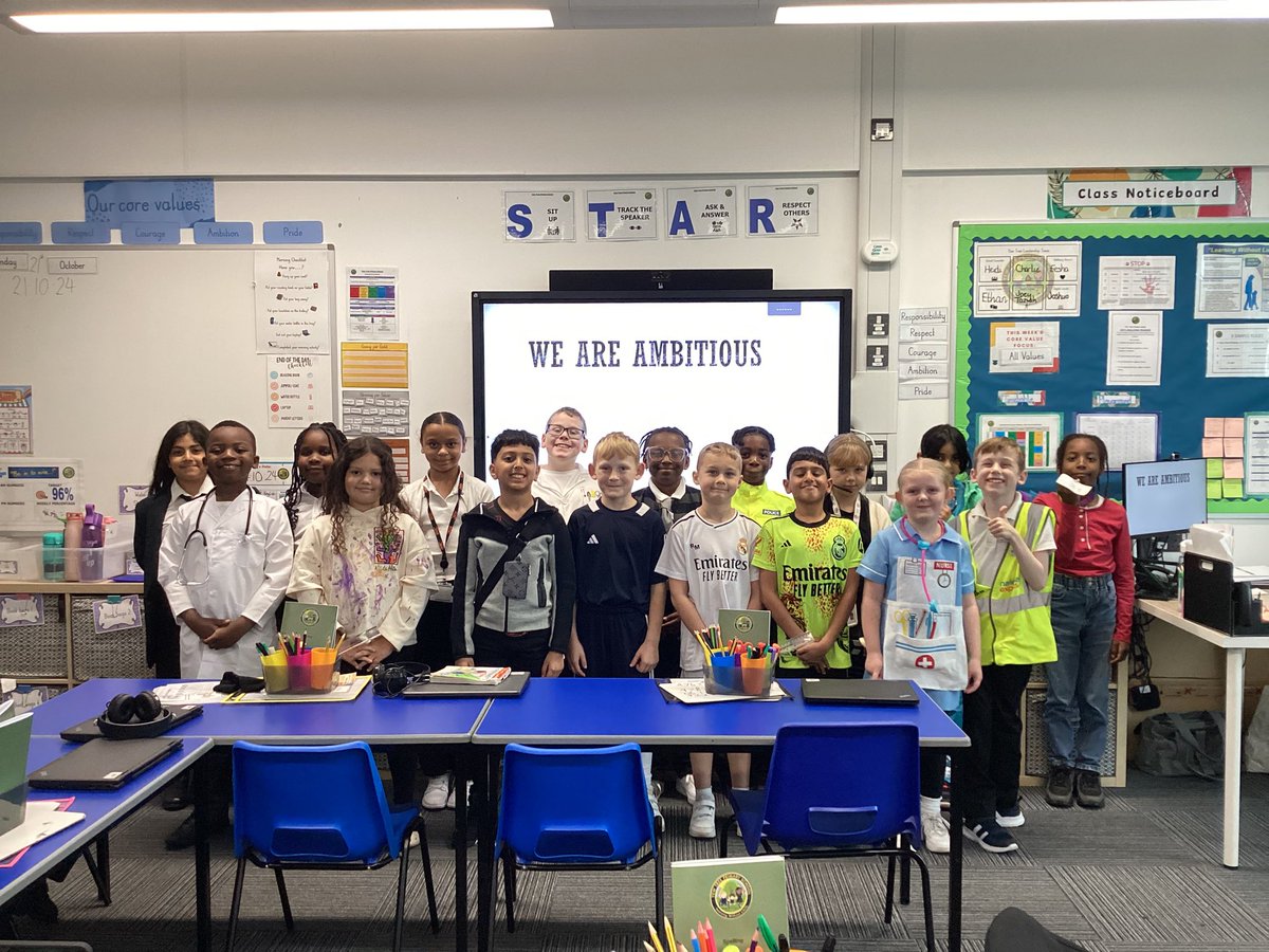 YewTreeSandwell's tweet image. 4C have lots of ambitions for the future. Can you tell what jobs we want to do? #focusweek